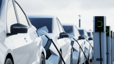 Exploring the Pros and Cons of Electric Vehicles