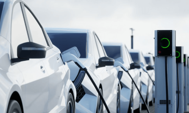 Exploring the Pros and Cons of Electric Vehicles