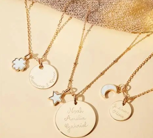 The necklace that carries your story: a unique piece of jewelry with Merci Maman